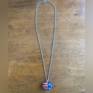 Patriotic Locket Necklace 3-D American Flag Locket on 18" Silver Tone Chain